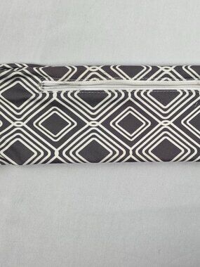 Zip-Up Running Belt Gray Circle Pattern